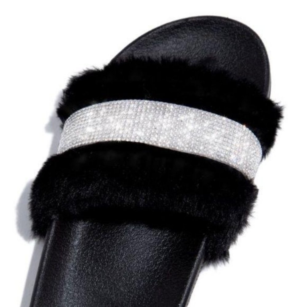!! NEW !! Faux Fur Embellished Slides in Black - Picture 3 of 5